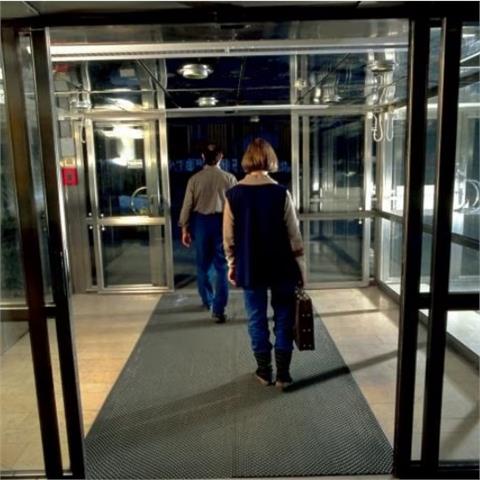 linea prodotti 3m 3M™ Nomad™ Tappeto Terra 9100 Grigio 914 mm x 6.1 Mt Pz.1 linea prodotti 3m - 3M7100282079 - F001888